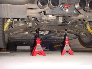 Hold up your car the proper way for your own safety